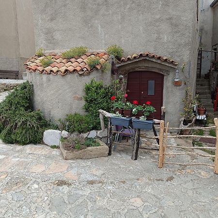 Hobbit House Lubenice Bagian luar foto